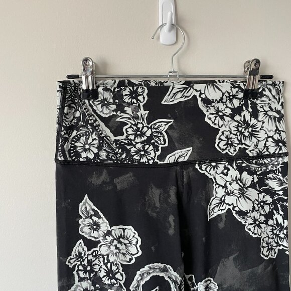 LULULEMON Wunder Under High-Rise Tight Engineered Full-On Luxtreme 28" Black 6 - Picture 4 of 6